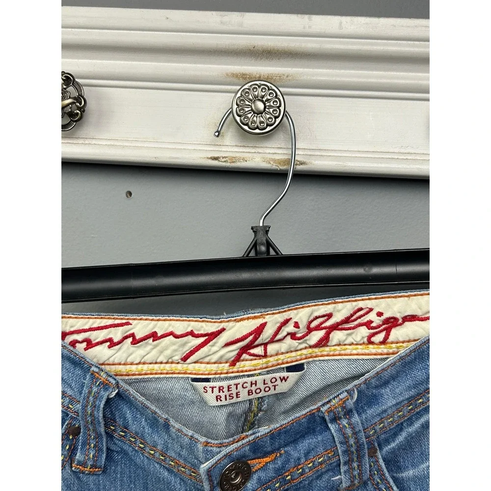 Tommy Hilfiger Stretch Low Rise Bootcut Jeans Women's Size 6 Light Wash - Picture 5 of 9